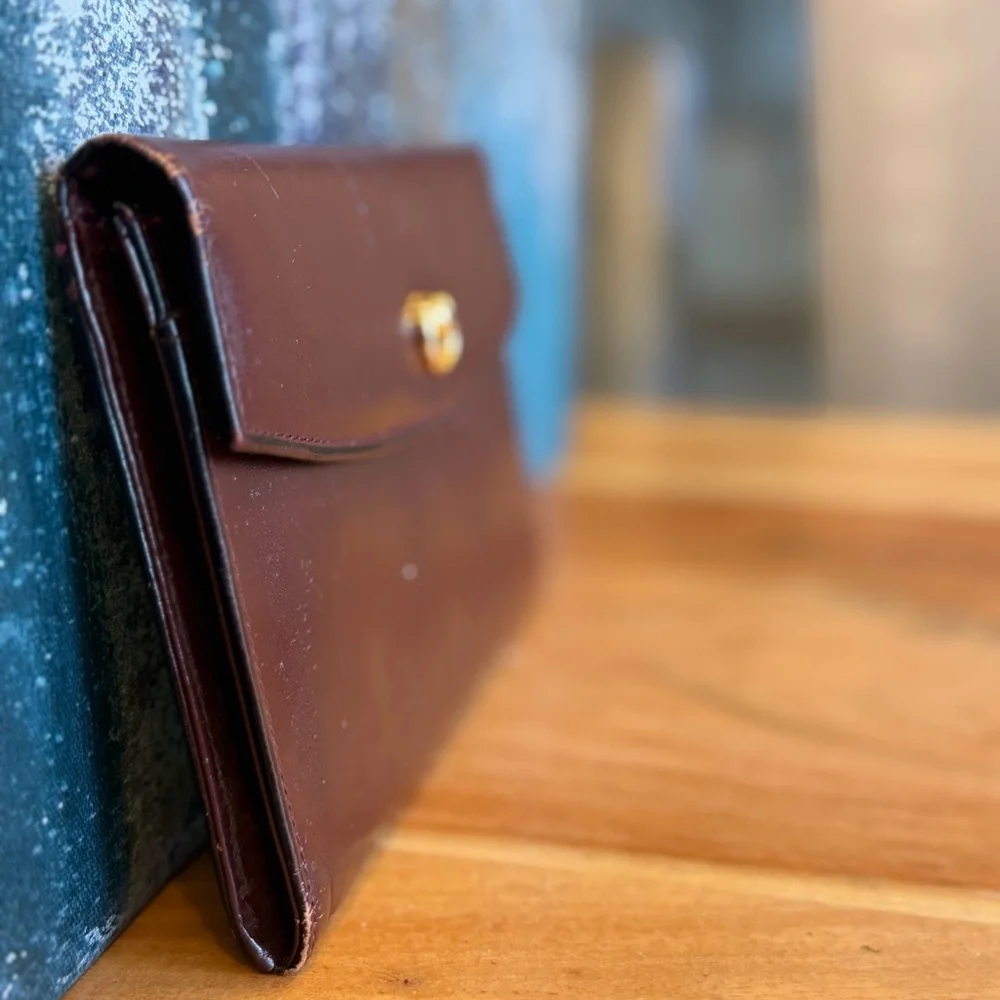 St. Thomas Vintage 1960’s Burgundy Cowhide Leather Envelope Wallet Clutch‎ (EUC)